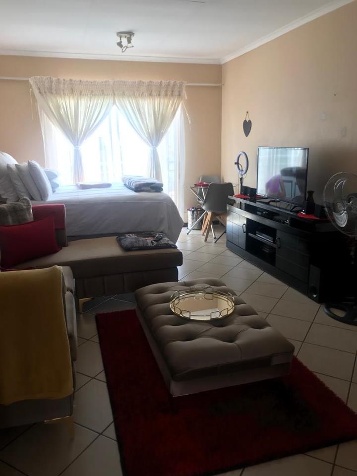 1 Bedroom Property for Sale in Karenpark Gauteng