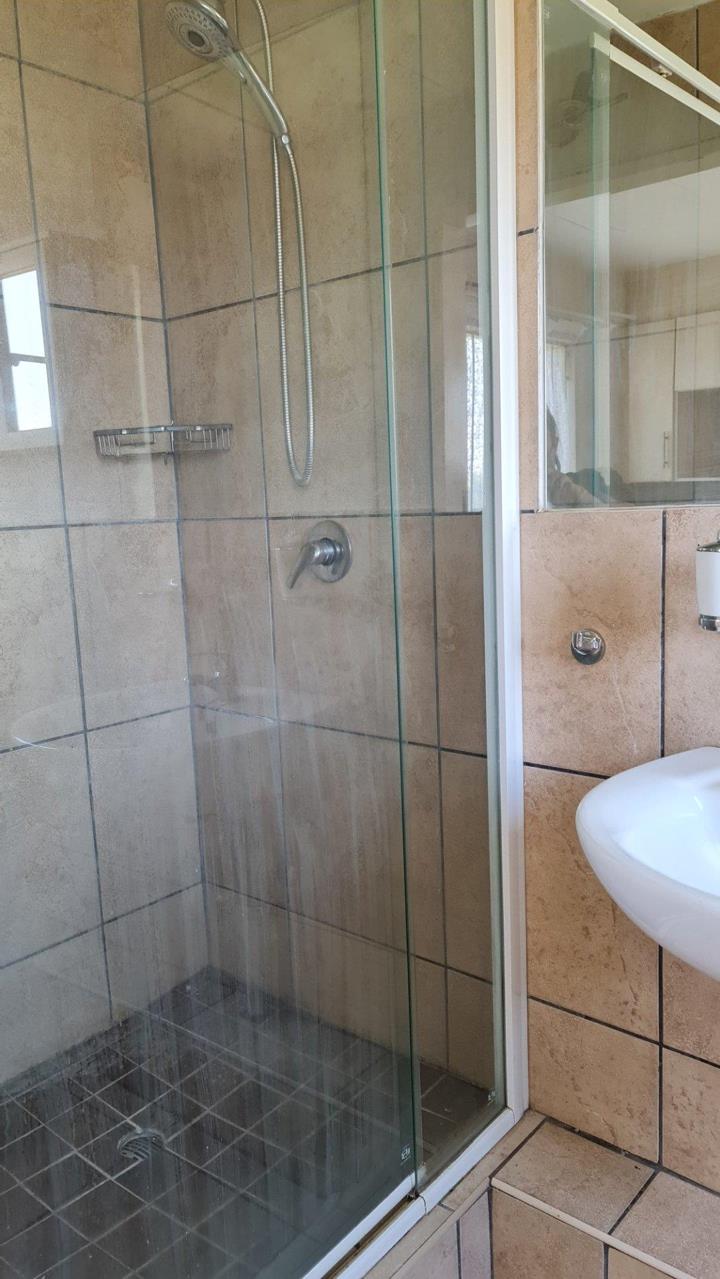 6 Bedroom Property for Sale in Elarduspark Gauteng