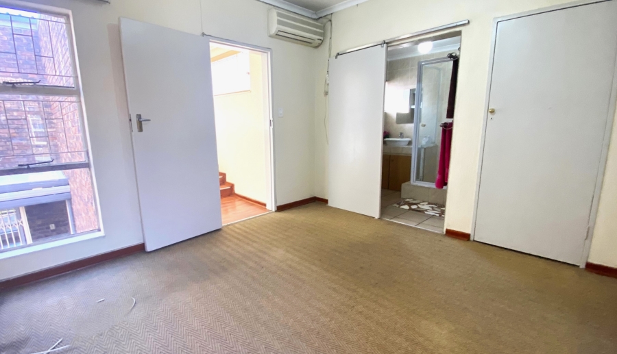 3 Bedroom Property for Sale in Elarduspark Gauteng