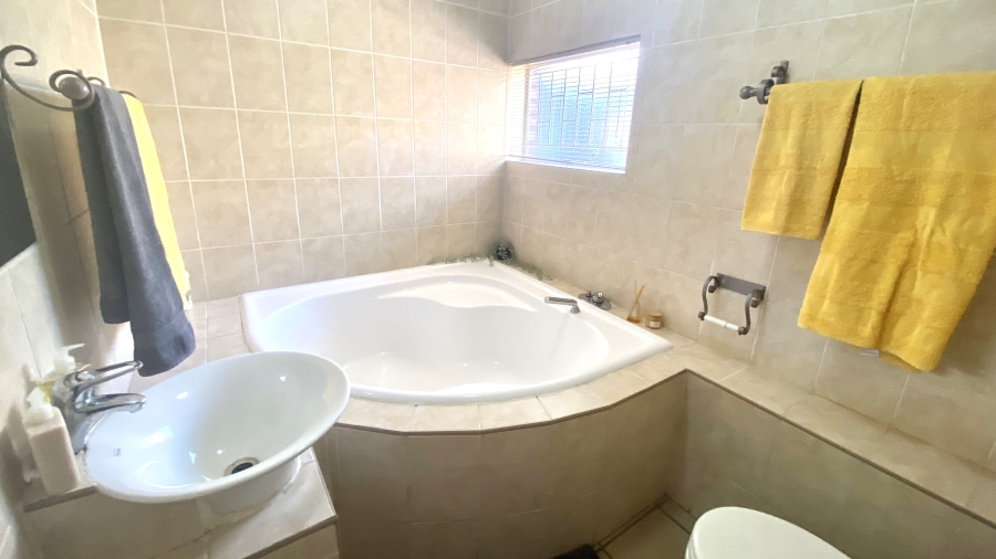 3 Bedroom Property for Sale in Elardus Park Gauteng