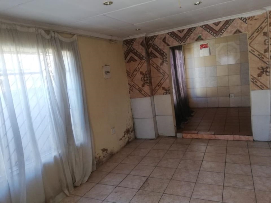 4 Bedroom Property for Sale in Lotus Gardens Gauteng