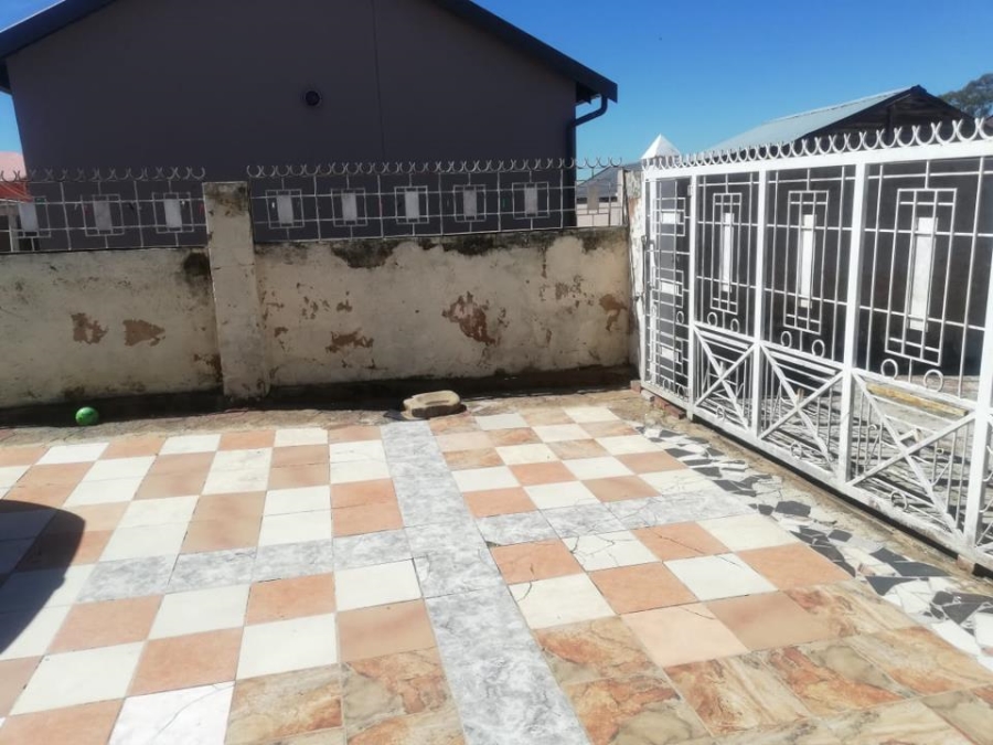 4 Bedroom Property for Sale in Lotus Gardens Gauteng