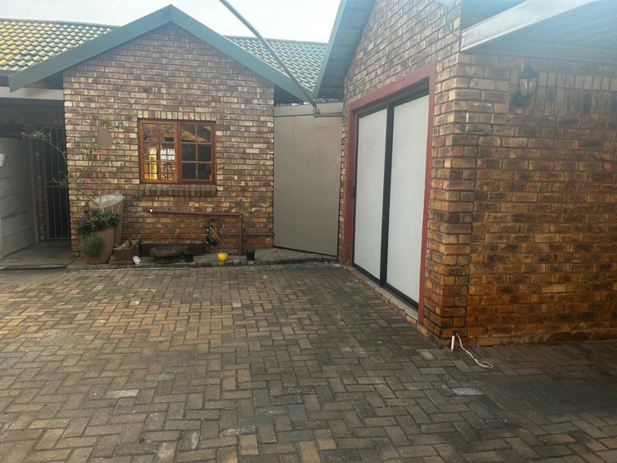 3 Bedroom Property for Sale in Theresa Park Gauteng