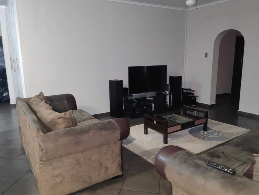 3 Bedroom Property for Sale in Dorandia Gauteng