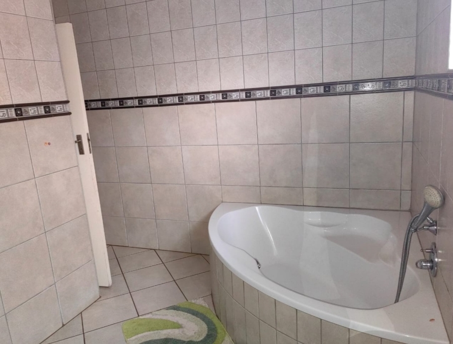 3 Bedroom Property for Sale in Dorandia Gauteng