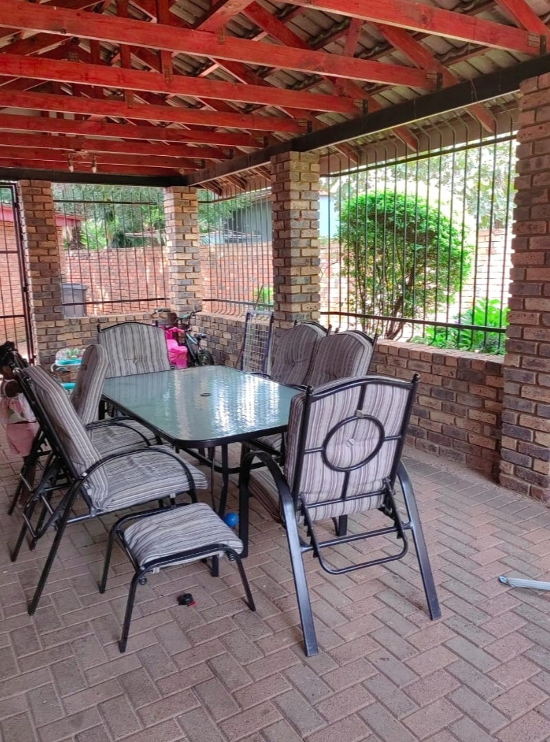 3 Bedroom Property for Sale in Dorandia Gauteng