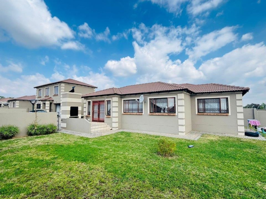 3 Bedroom Property for Sale in The Reeds Gauteng