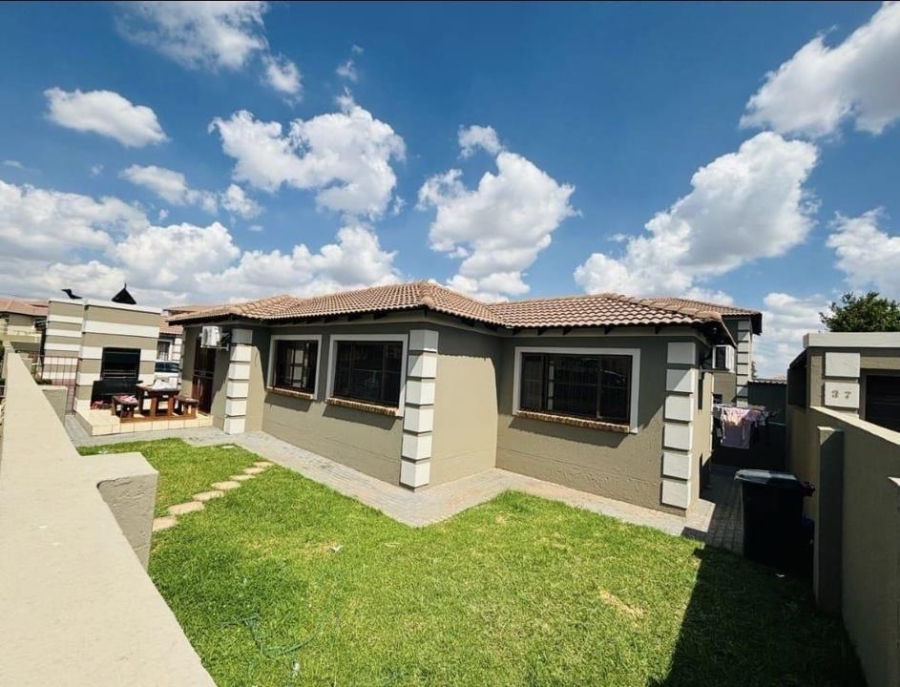 3 Bedroom Property for Sale in The Reeds Gauteng