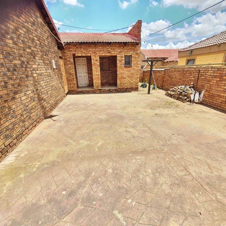 4 Bedroom Property for Sale in Mamelodi East Gauteng