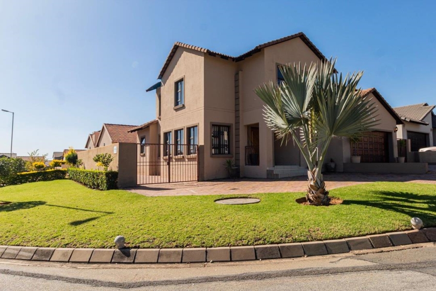 4 Bedroom Property for Sale in Kosmosdal Gauteng