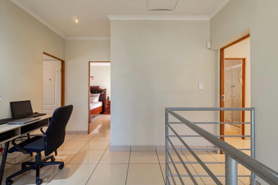 4 Bedroom Property for Sale in Kosmosdal Gauteng