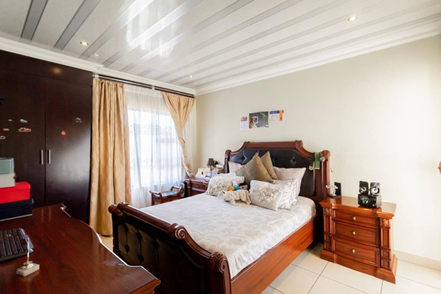4 Bedroom Property for Sale in Kosmosdal Gauteng