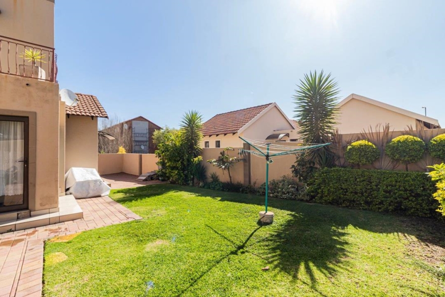 4 Bedroom Property for Sale in Kosmosdal Gauteng