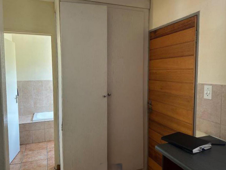 1 Bedroom Property for Sale in Clubview Gauteng