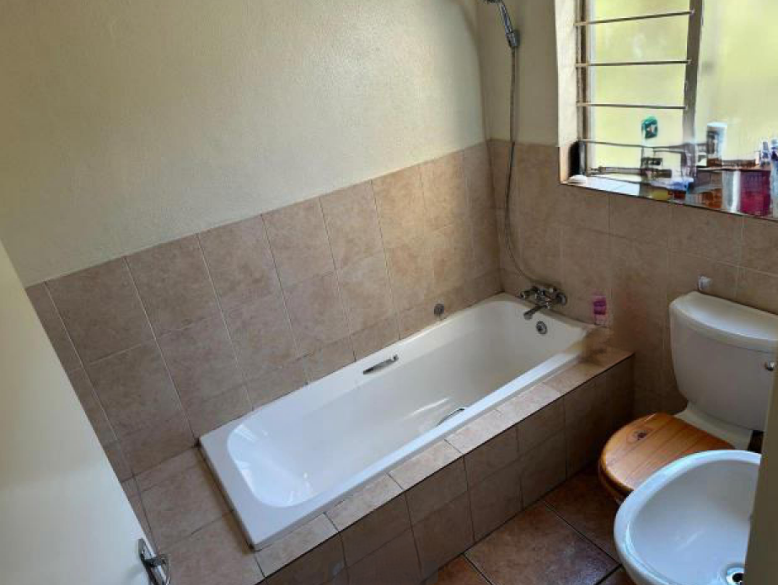 1 Bedroom Property for Sale in Clubview Gauteng