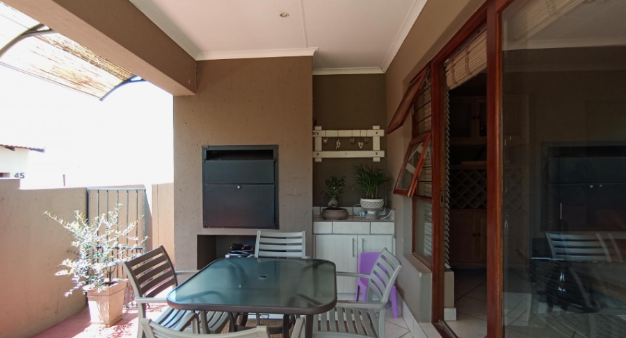 3 Bedroom Property for Sale in Thatchfield Gauteng