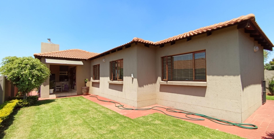 3 Bedroom Property for Sale in Thatchfield Gauteng