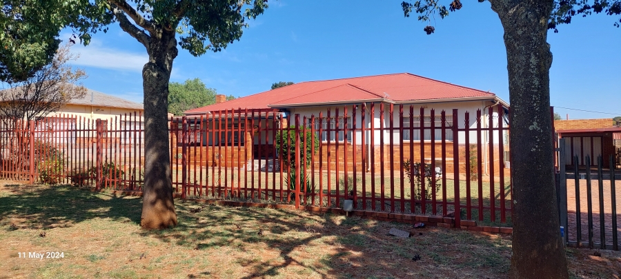 3 Bedroom Property for Sale in Selection Park Gauteng