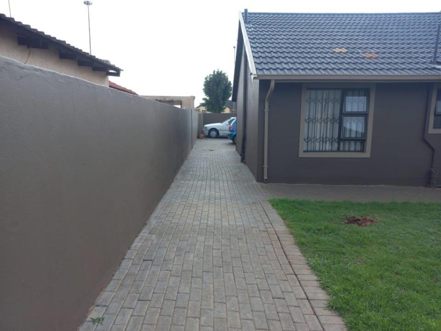 3 Bedroom Property for Sale in Vosloorus Gauteng