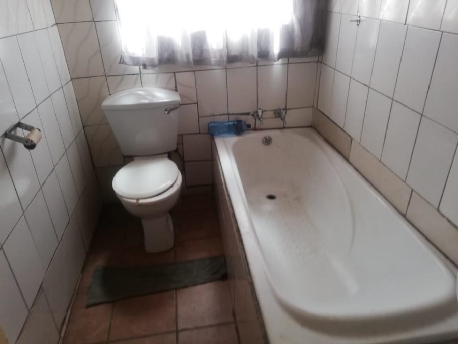 4 Bedroom Property for Sale in Lotus Gardens Gauteng