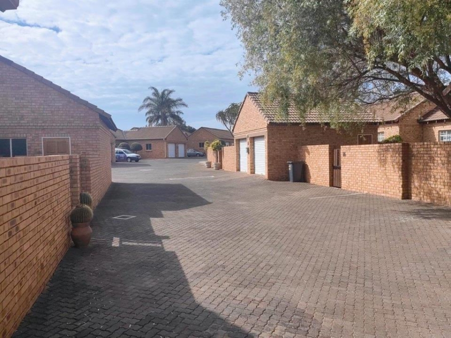 1 Bedroom Property for Sale in Equestria Gauteng