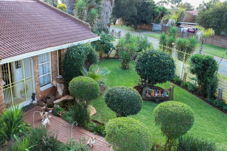 5 Bedroom Property for Sale in Dersley Gauteng