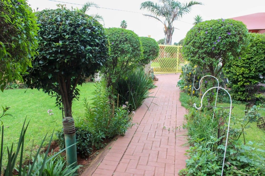 5 Bedroom Property for Sale in Dersley Gauteng