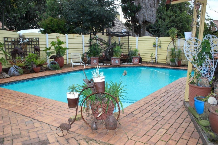 5 Bedroom Property for Sale in Dersley Gauteng