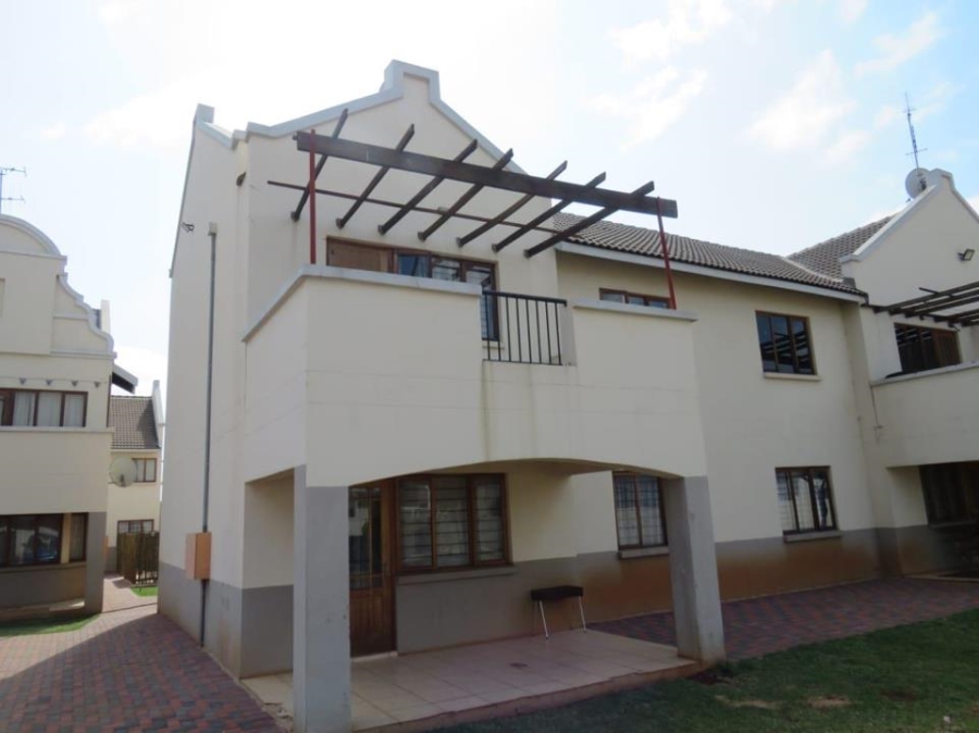 2 Bedroom Property for Sale in Hesteapark Gauteng