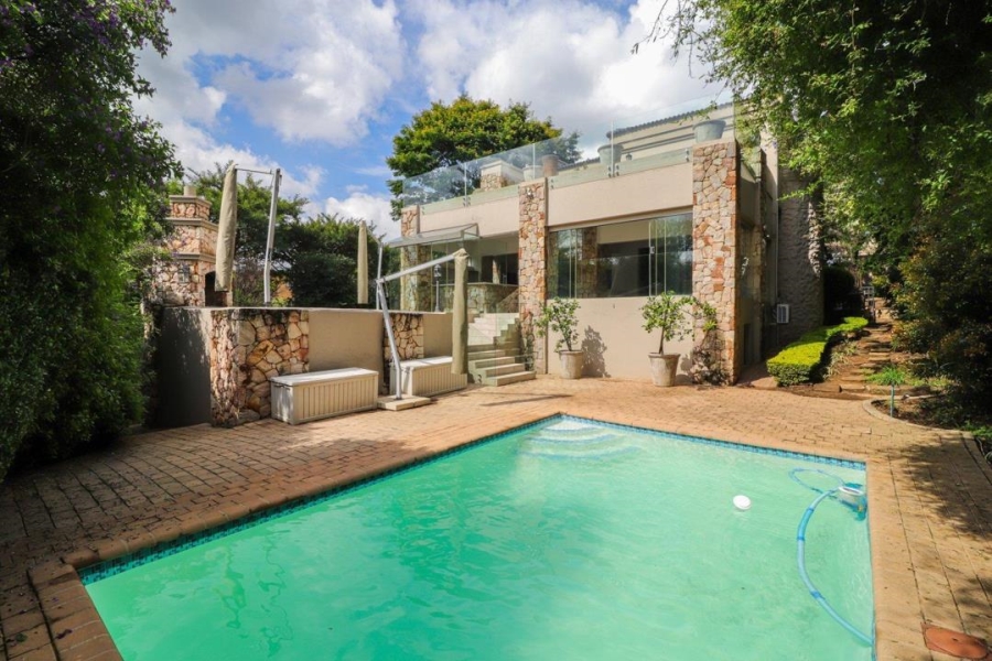 4 Bedroom Property for Sale in Featherbrooke Estate Gauteng