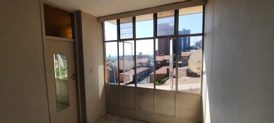 1 Bedroom Property for Sale in Gezina Gauteng