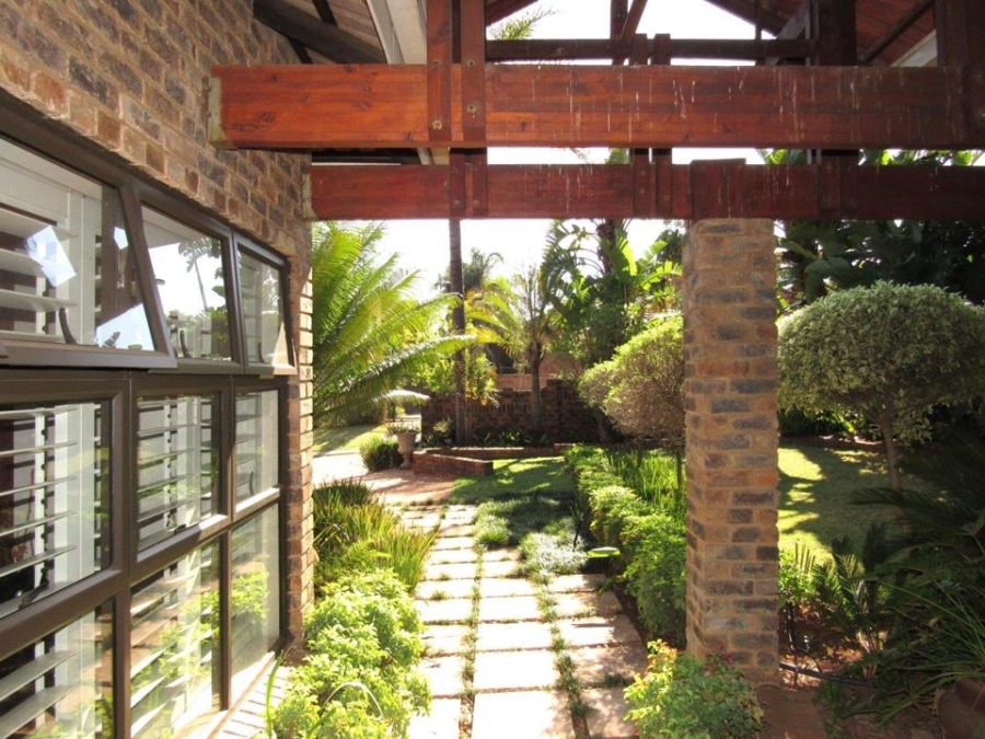 5 Bedroom Property for Sale in Eldoraigne Gauteng