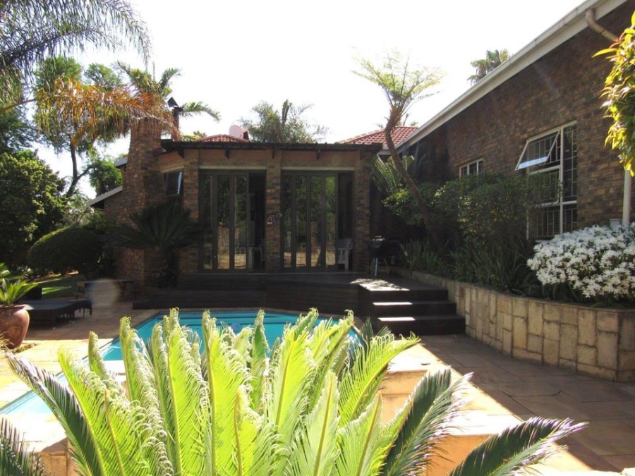 5 Bedroom Property for Sale in Eldoraigne Gauteng