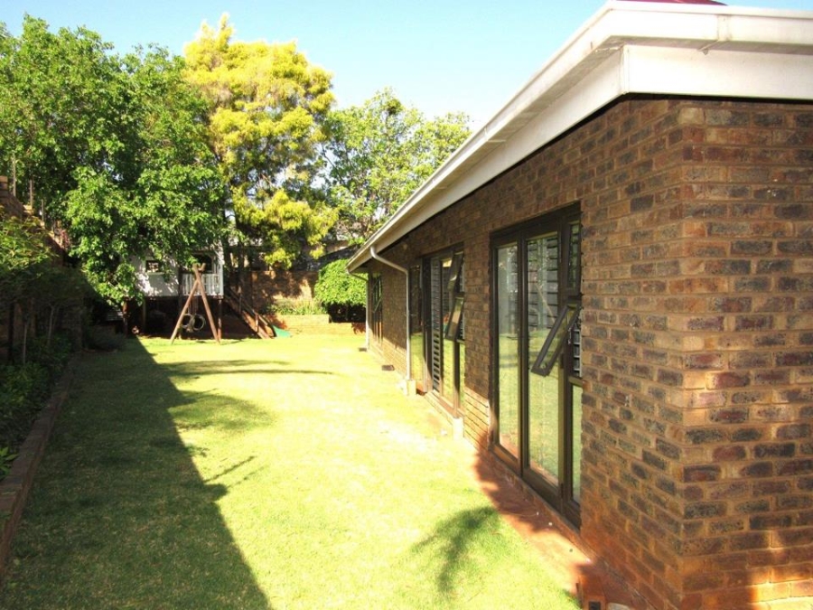 5 Bedroom Property for Sale in Eldoraigne Gauteng