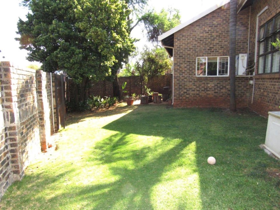 5 Bedroom Property for Sale in Eldoraigne Gauteng