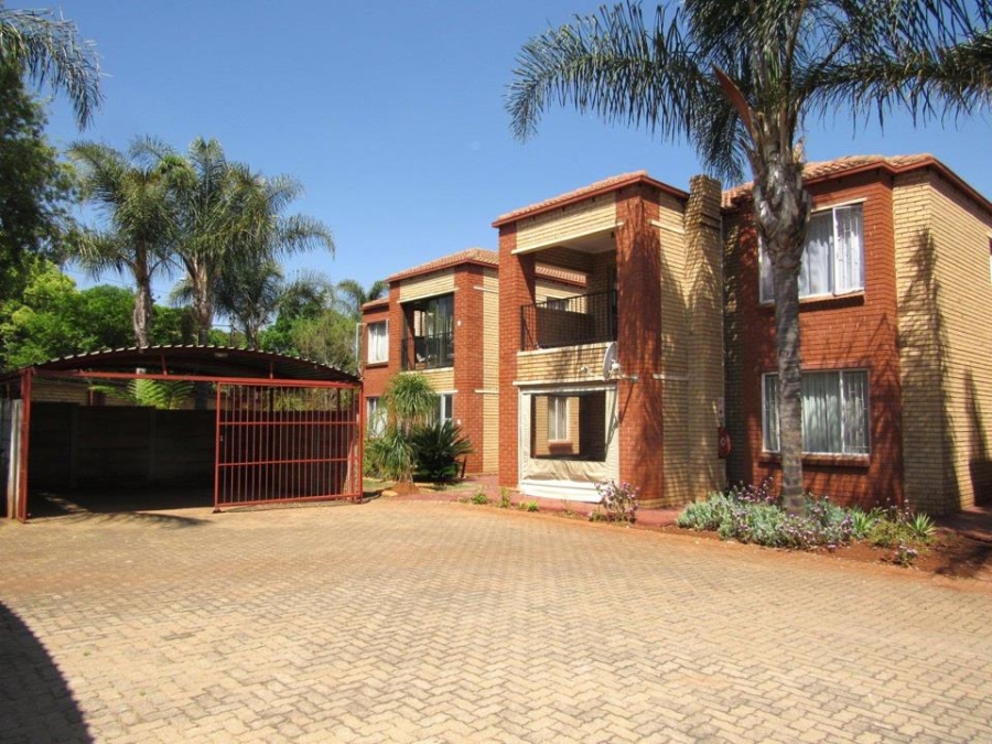 2 Bedroom Property for Sale in Die Hoewes Gauteng