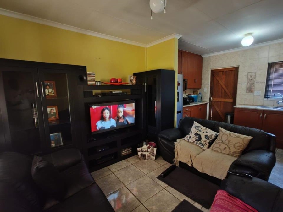 2 Bedroom Property for Sale in Nkwe Estate Gauteng