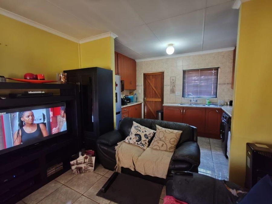 2 Bedroom Property for Sale in Nkwe Estate Gauteng