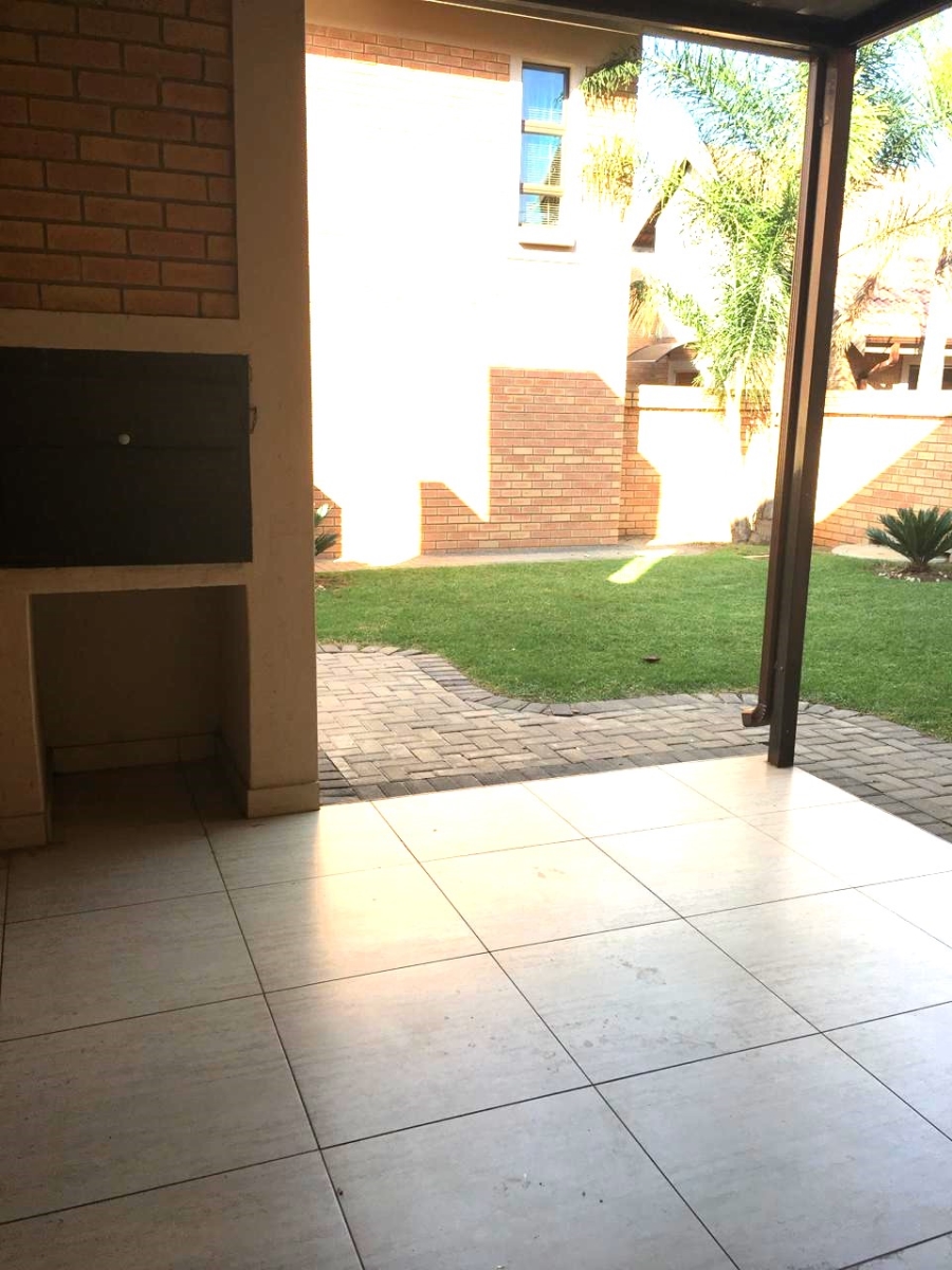 To Let 3 Bedroom Property for Rent in Equestria Gauteng