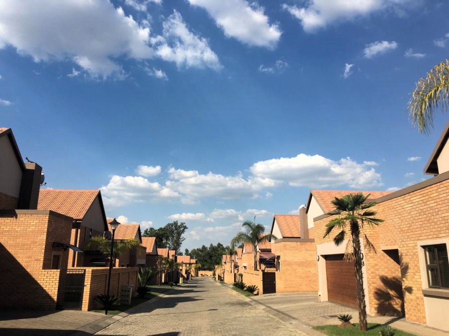 To Let 3 Bedroom Property for Rent in Equestria Gauteng