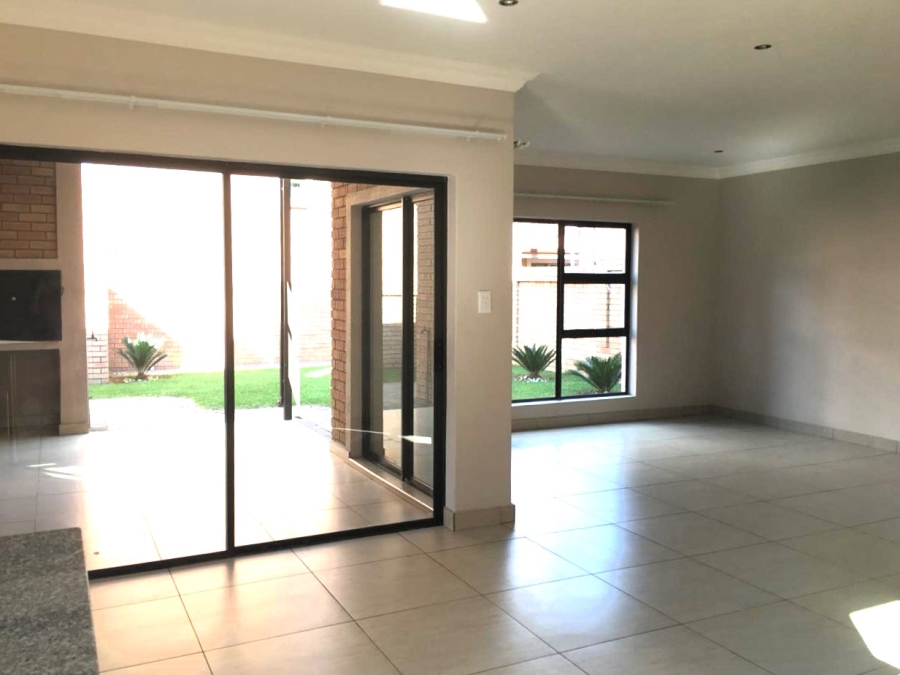 To Let 3 Bedroom Property for Rent in Equestria Gauteng