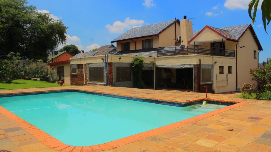 4 Bedroom Property for Sale in De Wetshof Gauteng