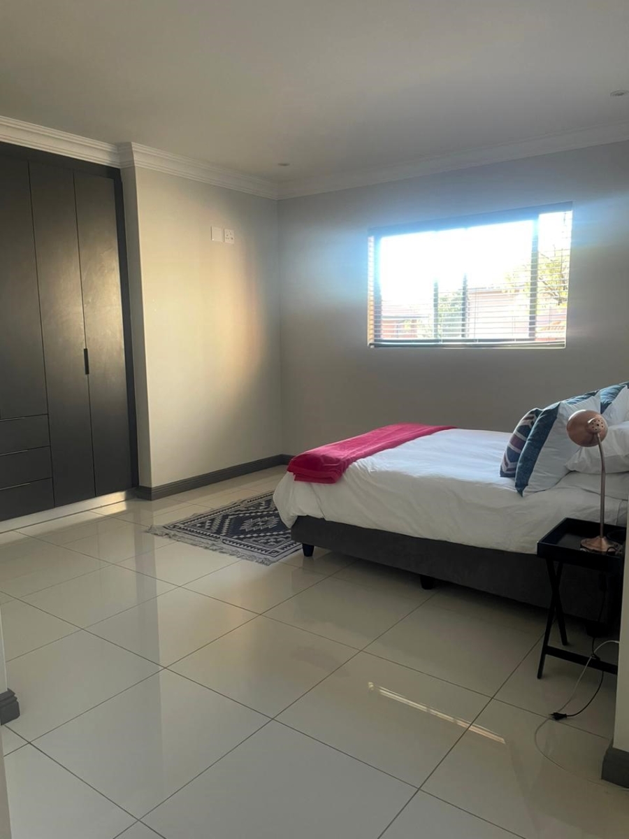 To Let 4 Bedroom Property for Rent in Olympus AH Gauteng