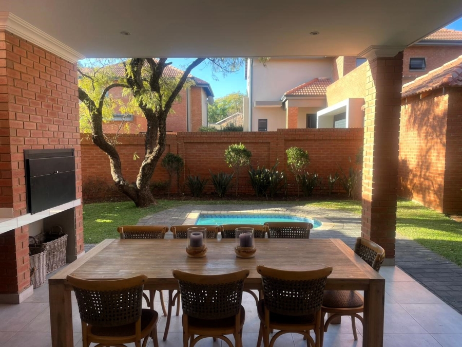 To Let 4 Bedroom Property for Rent in Olympus AH Gauteng