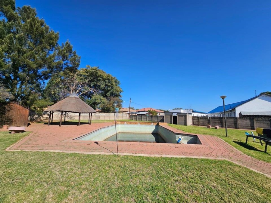 4 Bedroom Property for Sale in Dunnottar Gauteng