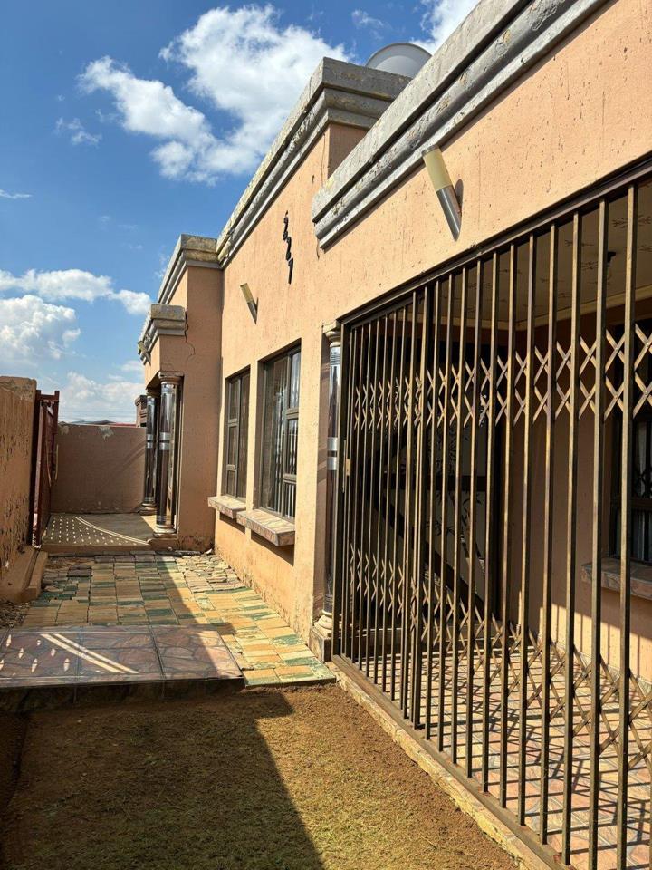 3 Bedroom Property for Sale in Duduza Gauteng