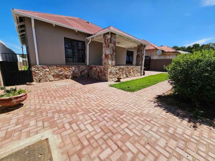 3 Bedroom Property for Sale in Noycedale Gauteng