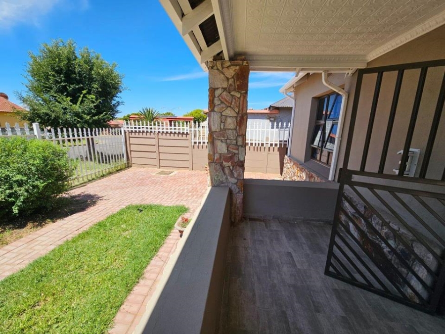 3 Bedroom Property for Sale in Noycedale Gauteng