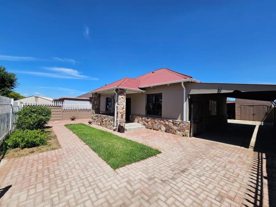 3 Bedroom Property for Sale in Noycedale Gauteng