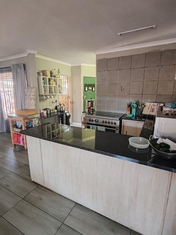 3 Bedroom Property for Sale in Wierda Park Gauteng